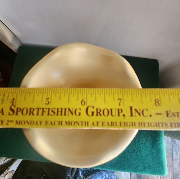 Porcelain Vase Pale Haegar Yellow Fluted Bulbous Ceramic Art - Picture 3 of 8